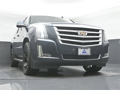 Used 2019 Cadillac Escalade ESV Luxury image 10