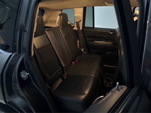 Used 2016 Jeep Compass Latitude image 40