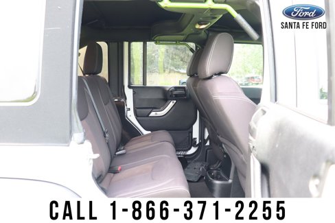 Used 2015 Jeep Wrangler Unlimited Rubicon w/ Connectivity Group image 50