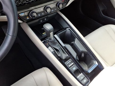 Used 2024 Honda Accord Touring image 16