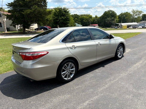 Used 2015 Toyota Camry SE image 18