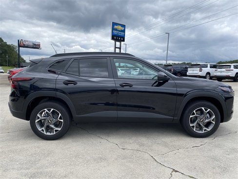 New 2025 Chevrolet Trax LT w/ Driver Confidence Package image 7
