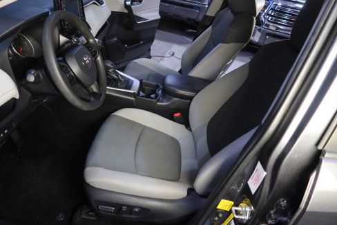 Used 2021 Toyota RAV4 XLE image 19