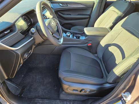 New 2025 Jeep Grand Cherokee L Laredo image 7