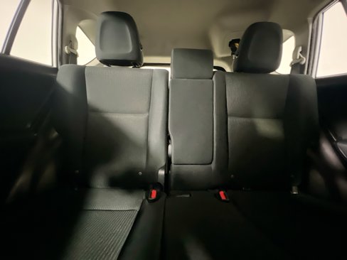 Used 2018 Toyota RAV4 LE image 32
