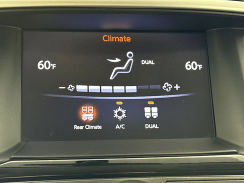 Used 2018 Nissan Pathfinder S image 19