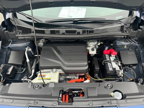 Used 2025 Nissan Leaf S image 46