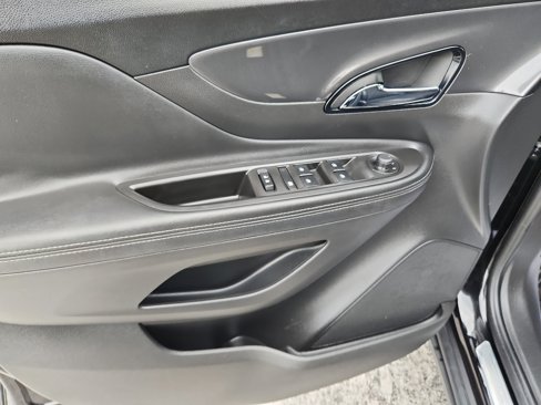 Used 2020 Buick Encore Preferred image 15