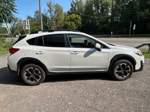 Used 2023 Subaru Crosstrek 2.0i Premium image 5