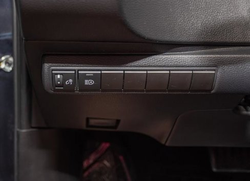 Used 2022 Toyota Corolla LE image 9