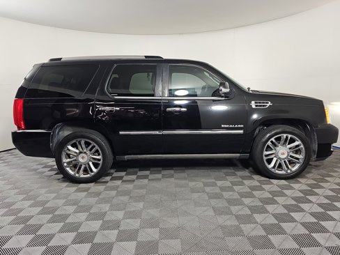 Used 2013 Cadillac Escalade Platinum image 7
