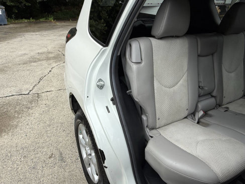 Used 2014 Toyota RAV4 EV image 16