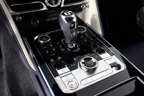 New 2025 Bentley Flying Spur Plug-In Hybrid image 15