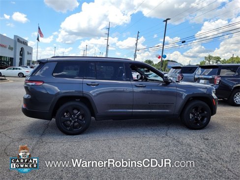 Used 2023 Jeep Grand Cherokee L Laredo image 11