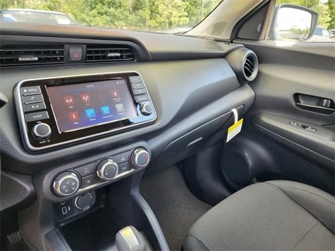 Certified 2025 Nissan Kicks Play S image 14