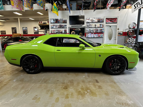 Used 2015 Dodge Challenger SRT Hellcat image 4