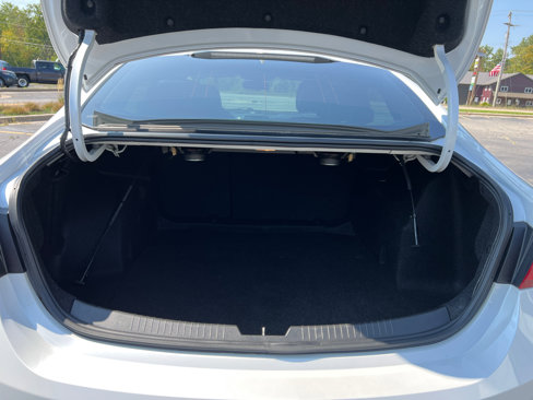 Used 2017 Chevrolet Malibu LT w/ Leather Package image 35