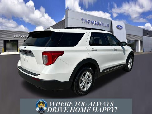 Used 2022 Ford Explorer XLT image 4