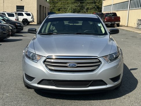 Used 2019 Ford Taurus SE image 10