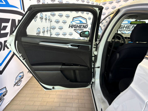 Used 2016 Ford Fusion SE image 15