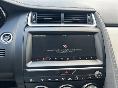 Used 2020 Jaguar E-PACE image 19