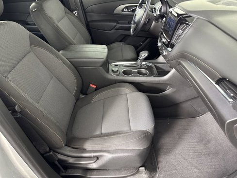 Used 2021 Chevrolet Traverse LT image 11