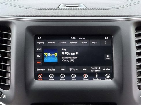 Used 2019 Jeep Cherokee Latitude Plus w/ Comfort/Convenience Group image 3