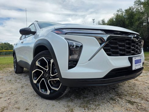 New 2025 Chevrolet Trax RS image 2