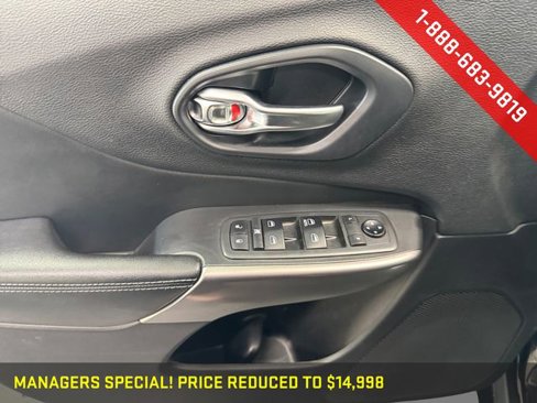 Used 2019 Jeep Cherokee Latitude w/ Popular Appearance Group image 9