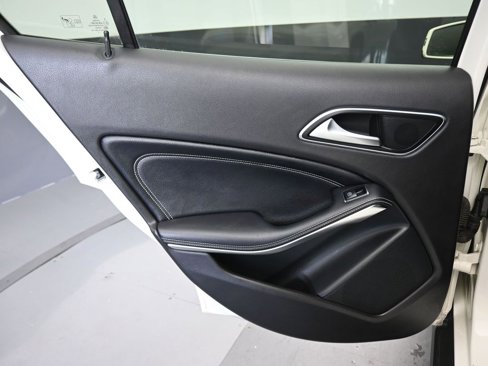 Used 2018 Mercedes-Benz GLA 250 4MATIC image 30