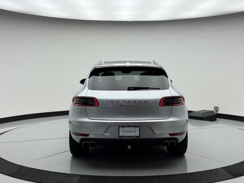Used 2017 Porsche Macan Turbo image 10
