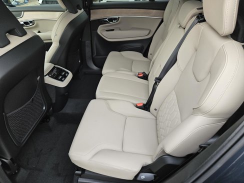 New 2026 Volvo XC90 B5 Core image 26