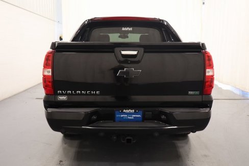 Used 2012 Chevrolet Avalanche LTZ image 7