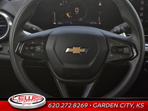 Used 2024 Chevrolet Trax LT image 11