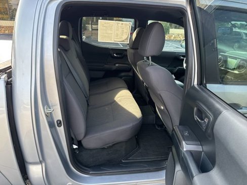 Used 2017 Toyota Tacoma SR image 17