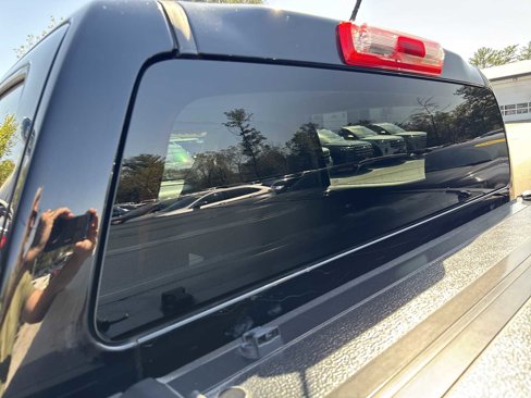 Used 2015 GMC Canyon SLE image 12