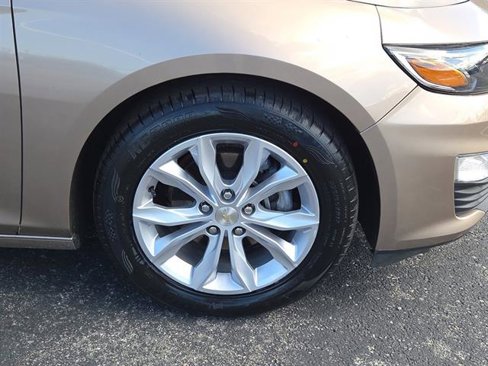 Used 2019 Chevrolet Malibu Hybrid w/ Leather Package image 10
