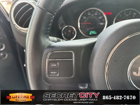 Used 2018 Jeep Wrangler Unlimited Sahara image 33