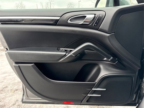 Used 2011 Porsche Cayenne image 22
