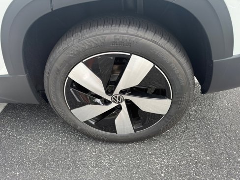 New 2025 Volkswagen Taos S image 22