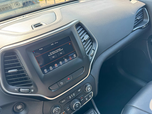 Used 2020 Jeep Cherokee Latitude Plus image 41
