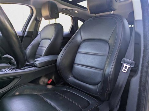 Used 2017 Jaguar F-PACE Prestige image 17