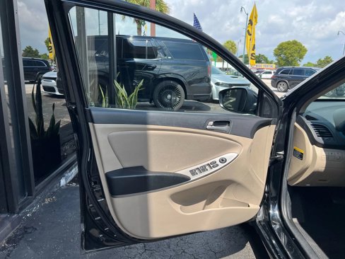 Used 2015 Hyundai Accent GLS image 10
