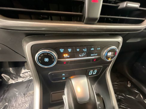 Used 2020 Ford EcoSport SE w/ SE Convenience Package image 21