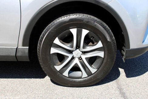 Used 2016 Toyota RAV4 LE image 26