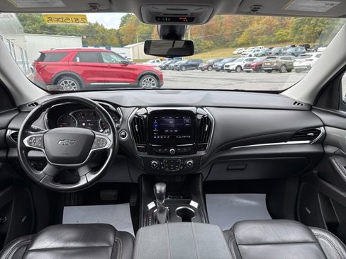 Used 2021 Chevrolet Traverse RS image 18