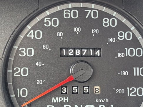 Used 2002 Ford Crown Victoria image 17