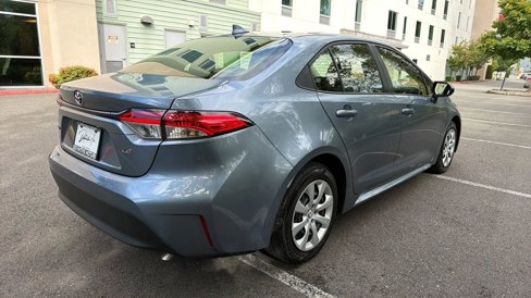 Used 2023 Toyota Corolla LE image 3