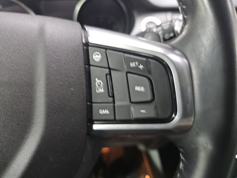 Used 2019 Land Rover Discovery Sport SE image 19