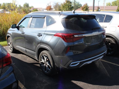 Used 2022 Kia Seltos EX image 4